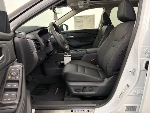 New 2026 Nissan Rogue SV image 15