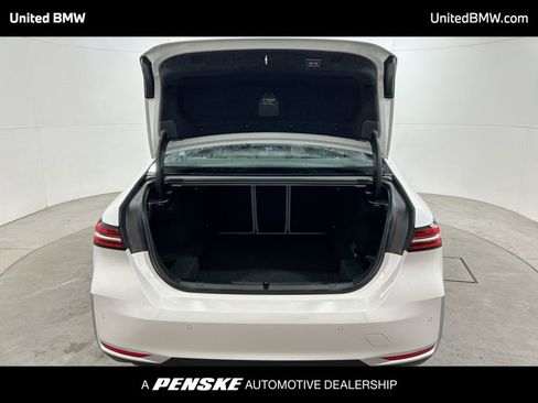 Used 2025 BMW 530i w/ Premium Package image 22