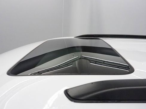 Certified 2023 Jeep Grand Cherokee L Laredo image 39