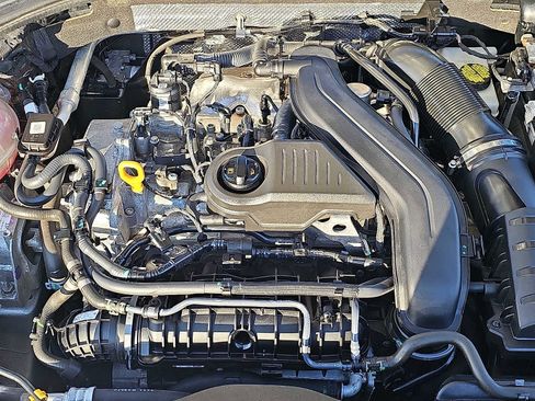 Used 2024 Volkswagen Jetta SE image 28