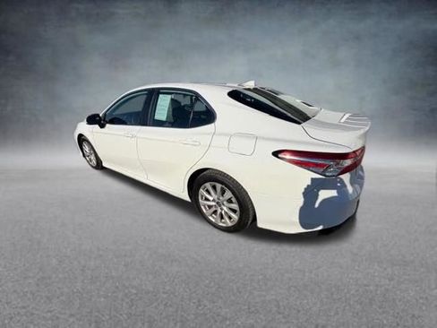 Used 2020 Toyota Camry LE w/ Convenience Package FWD image 4