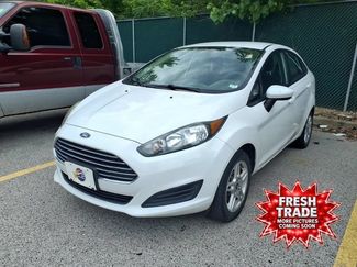 Used 2017 Ford Fiesta SE FWD video 1