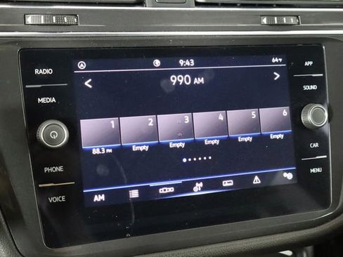Used 2023 Volkswagen Tiguan SE FWD image 30