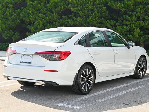 Used 2022 Honda Civic EX image 4