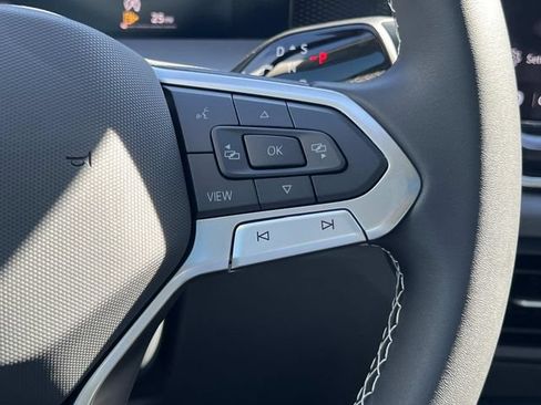 New 2026 Volkswagen Tiguan SE FWD image 16