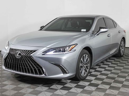 Used 2025 Lexus ES 350 image 3