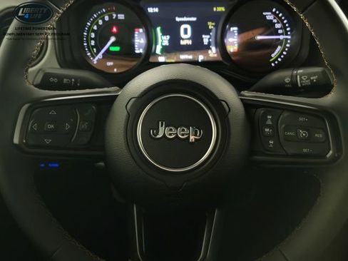 Used 2024 Jeep Wrangler Unlimited AWD/4WD image 25