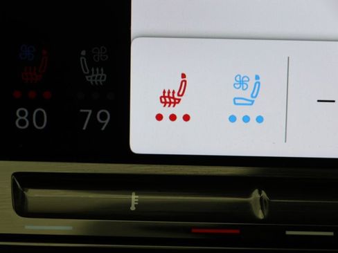 Used 2025 Volkswagen Atlas Cross Sport SE image 25