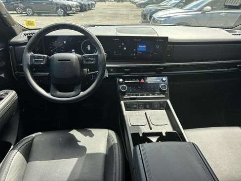 Used 2025 Hyundai Santa Fe Calligraphy AWD/4WD image 19