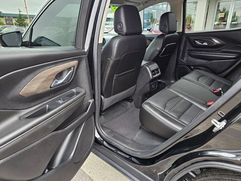 Used 2024 GMC Terrain Denali w/ Black Diamond Edition AWD/4WD image 17