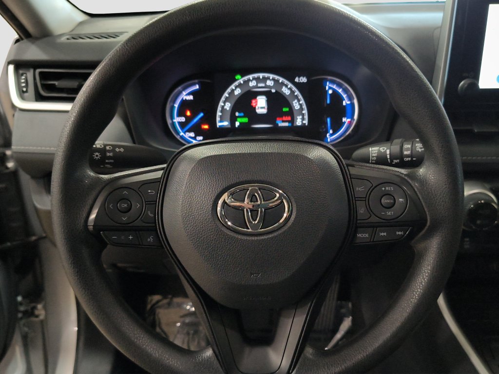 Used 2025 Toyota RAV4 XLE AWD/4WD image 13