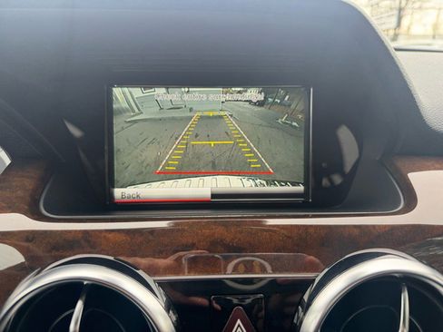 Used 2013 Mercedes-Benz GLK 350 4MATIC image 15