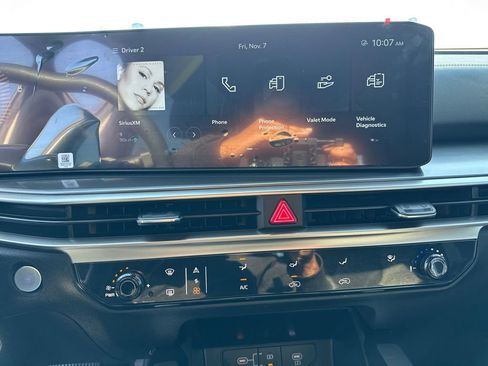 Certified 2024 Kia Sorento LX image 29