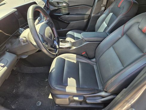 Used 2024 Chevrolet Trax RS w/ Driver Confidence Package FWD image 3