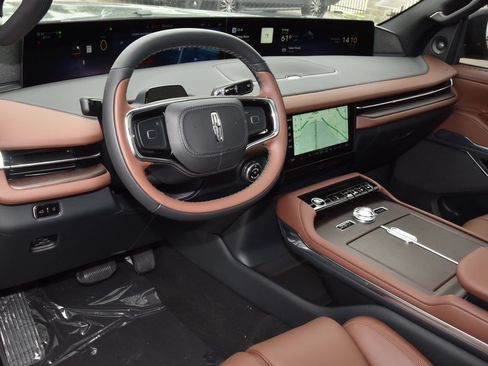 New 2026 Lincoln Navigator L Reserve AWD/4WD image 36