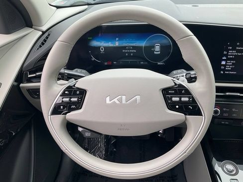Used 2023 Kia Niro Wind FWD image 35