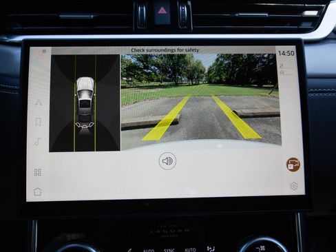Used 2024 Jaguar XF R-Dynamic SE AWD/4WD image 26
