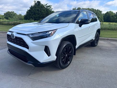 Used 2024 Toyota RAV4 XSE AWD/4WD image 2