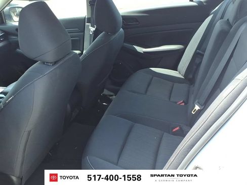 Used 2024 Nissan Altima 2.5 SV FWD image 12