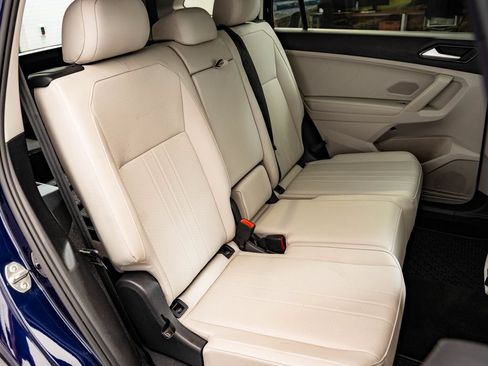 Used 2023 Volkswagen Tiguan SE w/ Panoramic Sunroof Package FWD image 49