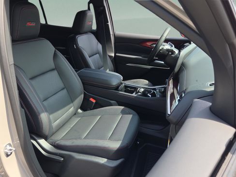 New 2026 Chevrolet Traverse Z71 w/ LPO, Floor Liner Package AWD/4WD image 15