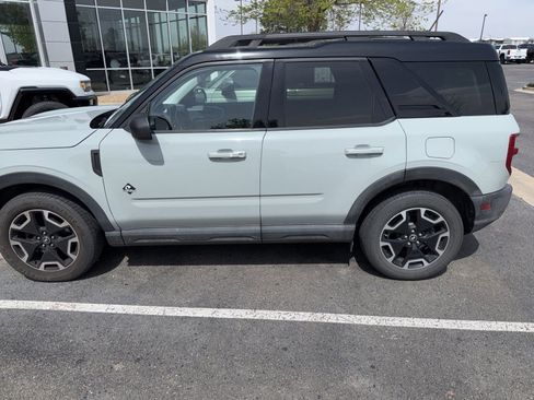 Used 2022 Ford Bronco Sport Outer Banks w/ Tech Package image 2