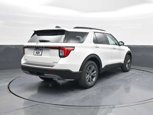 New 2026 Ford Explorer Active image 7