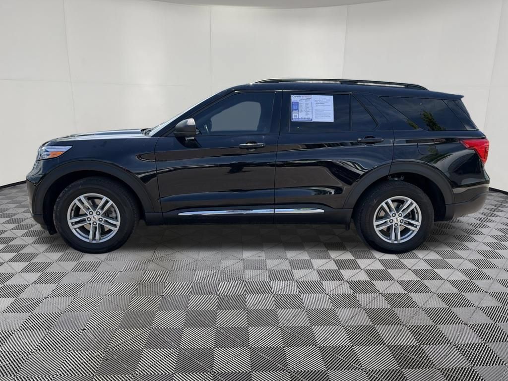 Used 2023 Ford Explorer XLT AWD/4WD image 4
