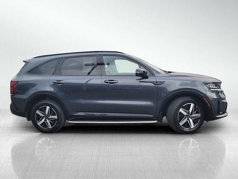 Used 2022 Kia Sorento S FWD image 3