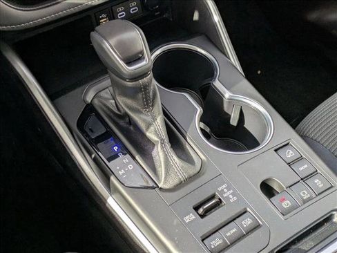 Used 2024 Toyota Highlander LE image 13