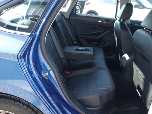Used 2024 Volkswagen Jetta SE FWD image 23