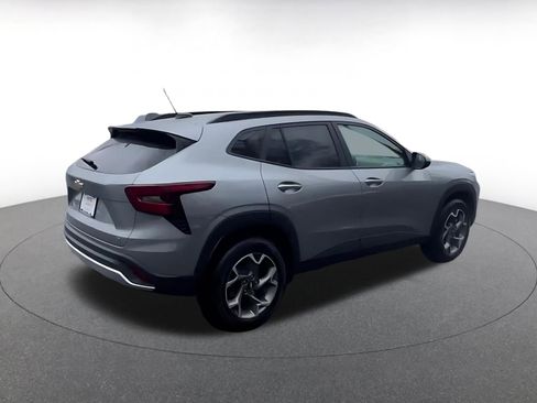 Used 2025 Chevrolet Trax LT image 15