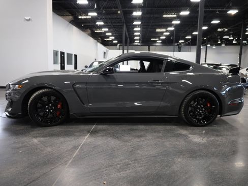 Used 2018 Ford Mustang Shelby GT350R w/ GT350R Equipment Group 920A image 9