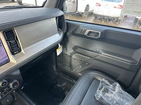 New 2025 Ford Bronco Outer Banks AWD/4WD image 16