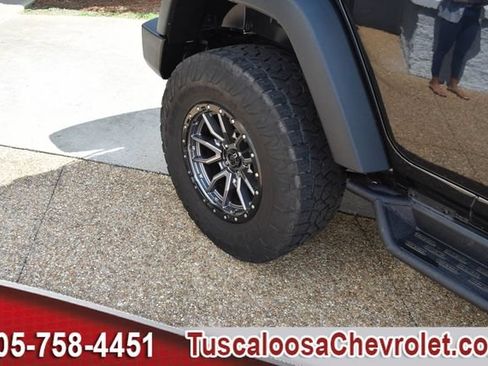 Used 2018 Jeep Wrangler Unlimited Rubicon w/ Connectivity Group AWD/4WD image 16