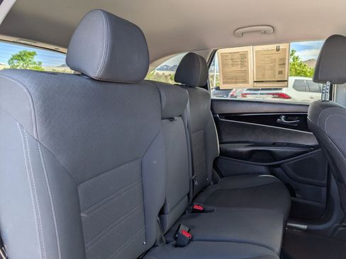Used 2020 Kia Sorento S AWD/4WD image 26