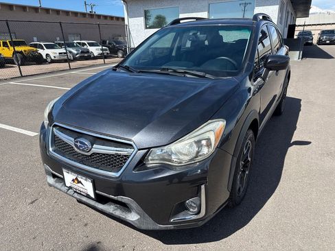 Used 2017 Subaru Crosstrek 2.0i Premium w/ Popular Package #2 AWD/4WD image 3