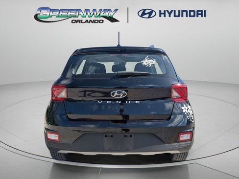 Used 2024 Hyundai Venue SEL FWD image 7