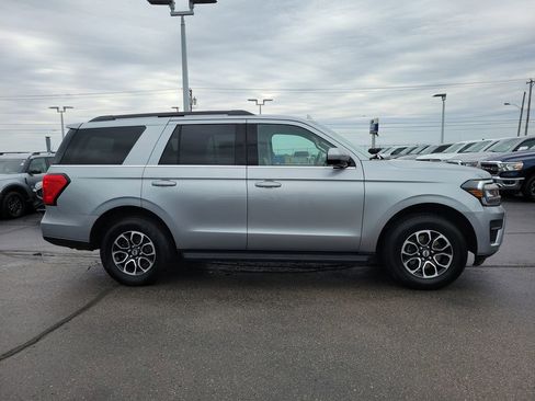 Certified 2024 Ford Expedition XLT AWD/4WD image 3