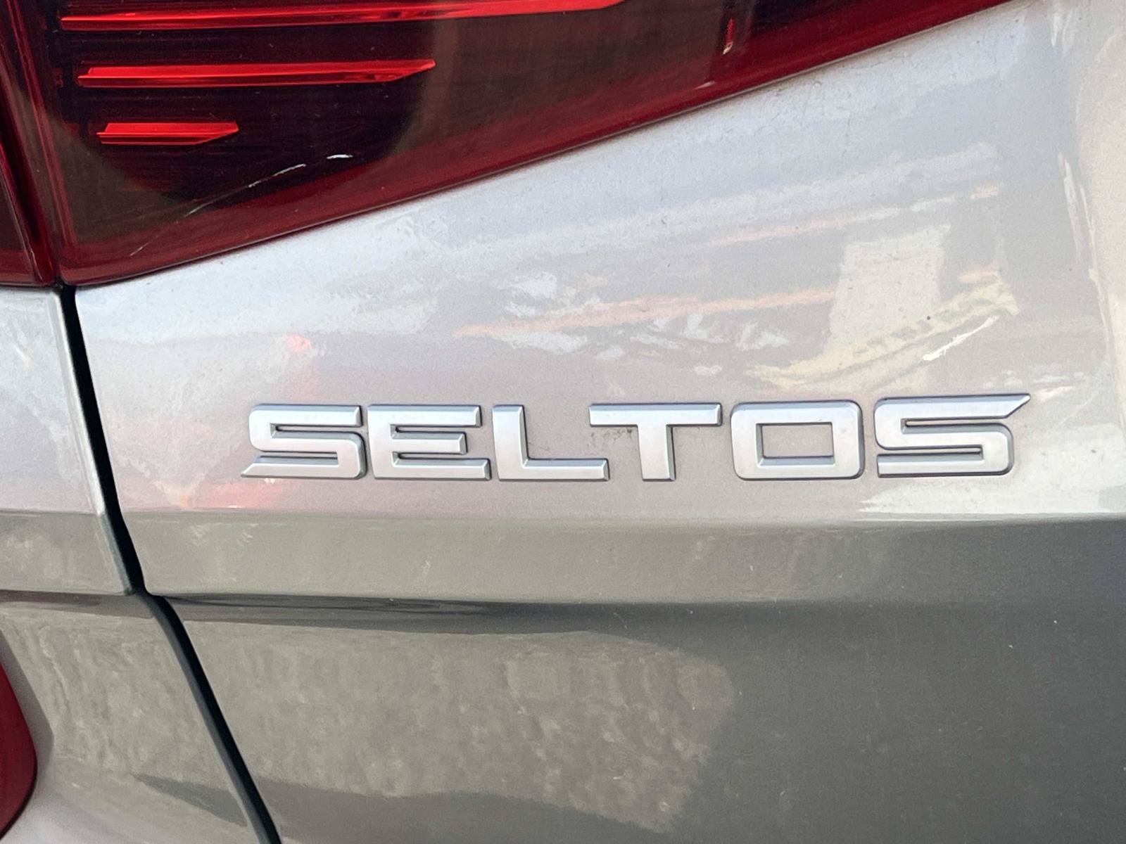 Used 2023 Kia Seltos S FWD image 7