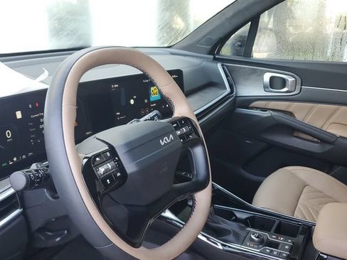 Certified 2026 Kia Sorento SX Prestige w/ Olive Brown Leather Package AWD/4WD image 23