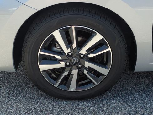 Certified 2025 Nissan Versa SV FWD image 11