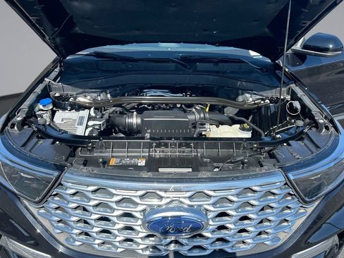 Used 2021 Ford Explorer Platinum w/ Equipment Group 601A AWD/4WD image 14