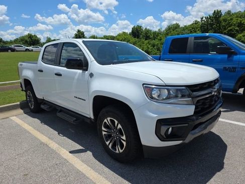 Used 2021 Chevrolet Colorado Z71 w/ Safety Package AWD/4WD image 7