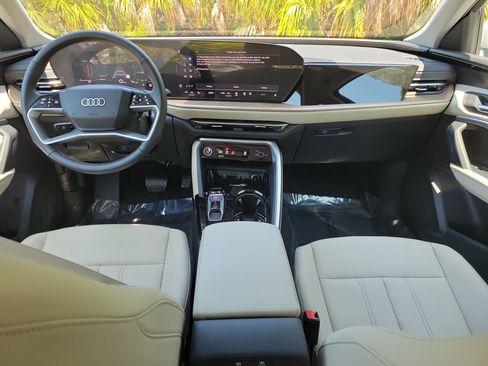 Used 2025 Audi Q5 Premium w/ Convenience Package AWD/4WD image 12