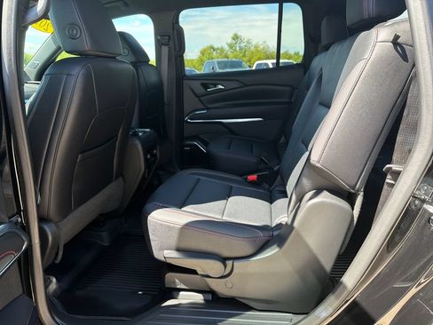 Certified 2025 Chevrolet Traverse Z71 w/ Enhanced Driving Package AWD/4WD image 24