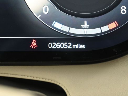 Used 2024 Land Rover Range Rover Long Wheelbase SE AWD/4WD image 18