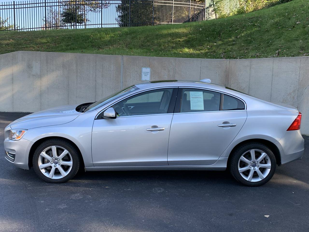 Used 2016 Volvo S60 T5 Premier AWD/4WD image 2