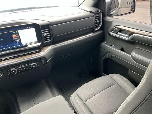 Used 2024 Chevrolet Silverado 1500 LT image 14