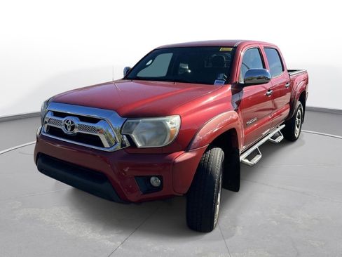 Used 2015 Toyota Tacoma PreRunner image 2